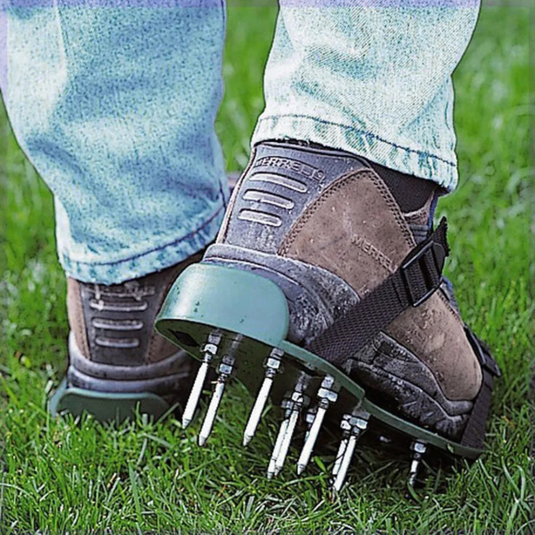 Lawn Aerator Spike Sandals with Adjustable Straps, 1 Pair, Green